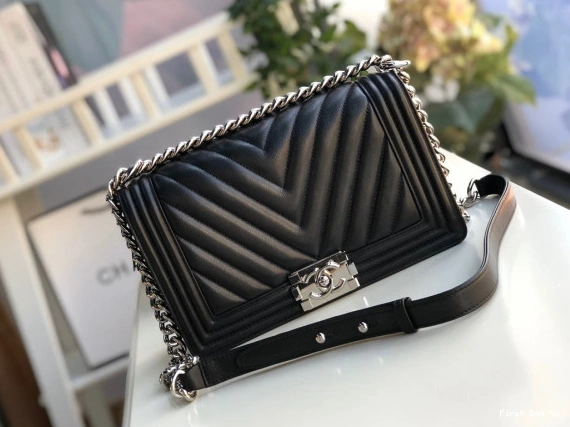 First Bag Ru BOY BAG 25CM 20CM CHANEL 0717